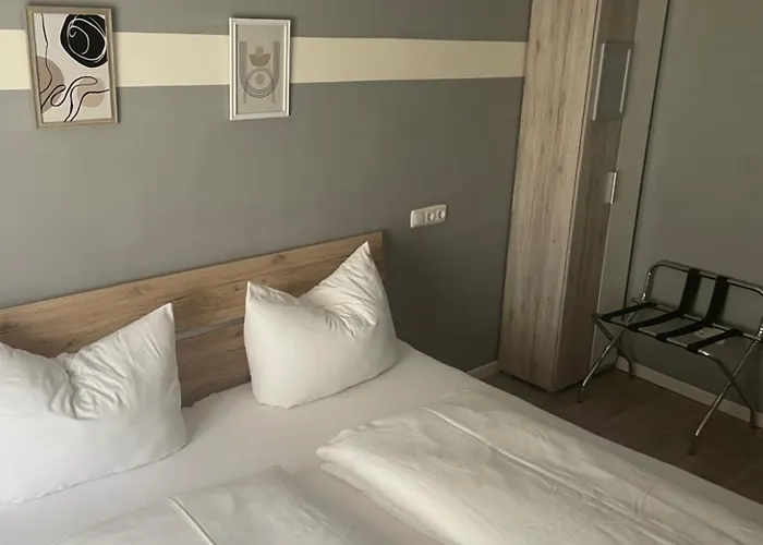 Hotel House Alpeneck 3*