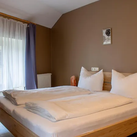 House Alpeneck Готель 3*