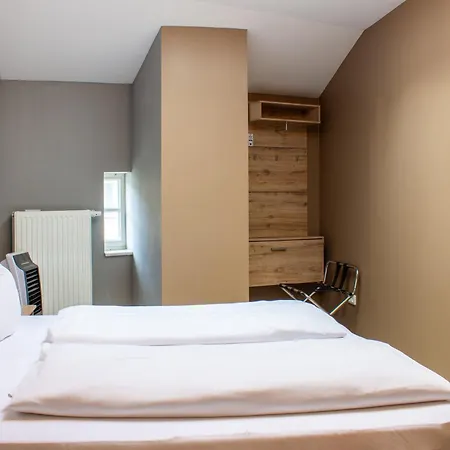 Hotel House Alpeneck 3*