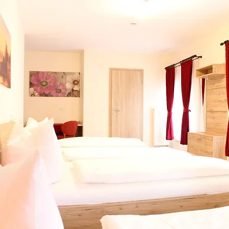 House Alpeneck Szálloda 3*