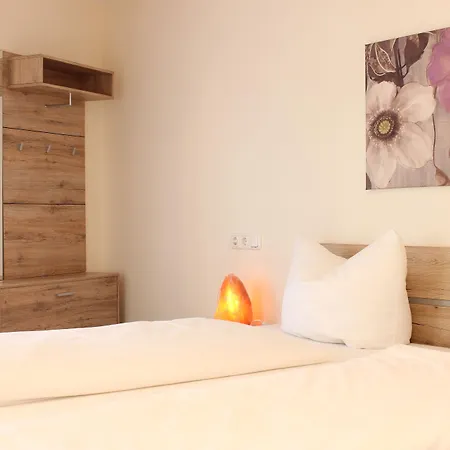 House Alpeneck Szálloda 3*