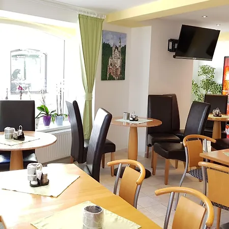 House Alpeneck Szálloda 3*